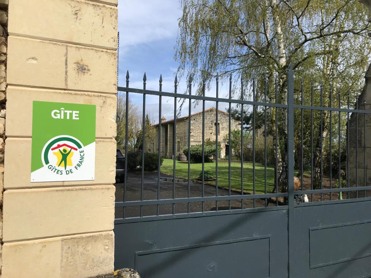 Gite Au Boom Coeur En Options Spa Et Repas Tourtenay Eksteriør bilde